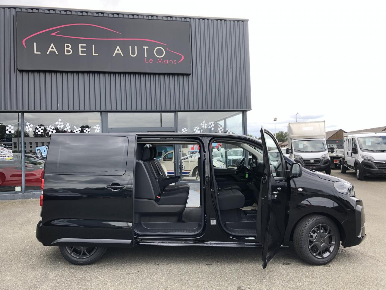 CITROEN jumpy XL 2.0 BLUEHDI 180CH S&S CABINE APPROFONDIE FIXE EAT8 5 PLACES - Furgón: foto 3 CITROEN jumpy XL 2.0 BLUEHDI 180CH S&S CABINE APPROFONDIE FIXE EAT8 5 PLACES - Furgón: foto 3