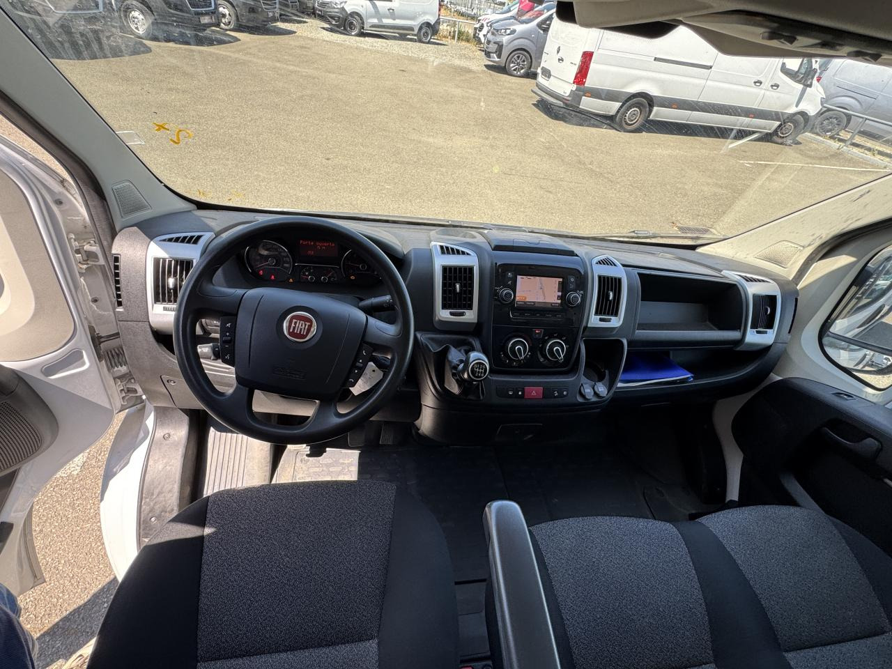 FIAT DUCATO 3T5 MAXI BENNE + COFFRE 2.3 JTD 160CH PACK PRO NAV - Furgoneta basculante: foto 3 FIAT DUCATO 3T5 MAXI BENNE + COFFRE 2.3 JTD 160CH PACK PRO NAV - Furgoneta basculante: foto 3