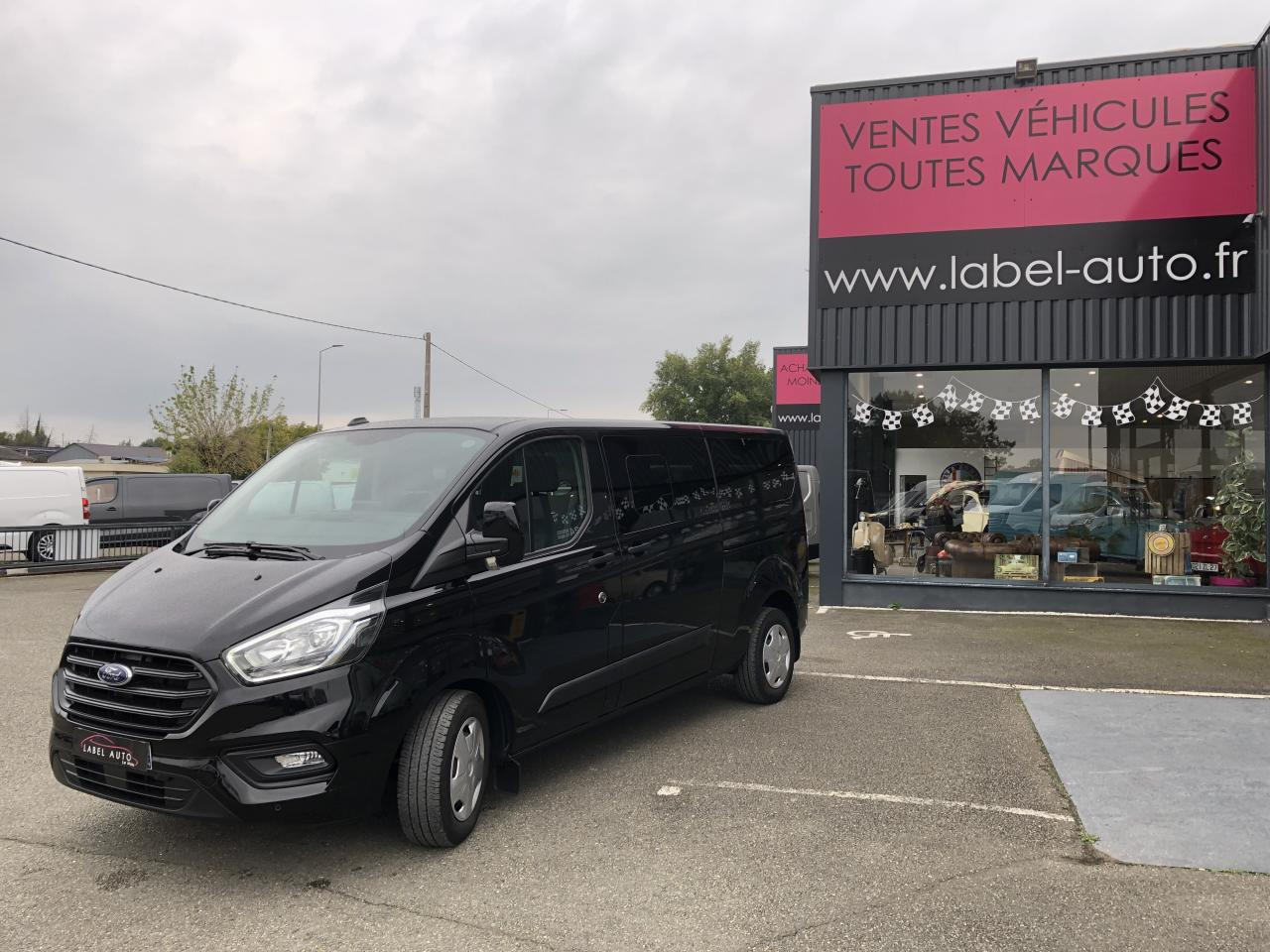 FORD transit custom kombi Transit Custom 2.0 EcoBlue 130 ch BVA S&S combi 9 places 320 L2H1 Trend Business - Furgoneta de pasajeros: foto 4 FORD transit custom kombi Transit Custom 2.0 EcoBlue 130 ch BVA S&S combi 9 places 320 L2H1 Trend Business - Furgoneta de pasajeros: foto 4
