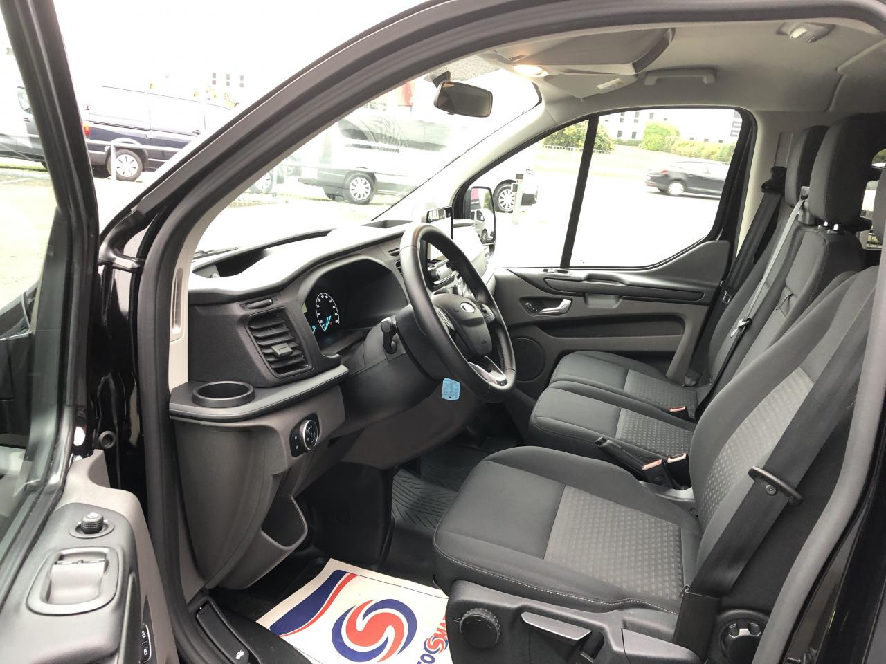 FORD transit custom kombi Transit Custom 2.0 EcoBlue 130 ch BVA S&S combi 9 places 320 L2H1 Trend Business - Furgoneta de pasajeros: foto 3 FORD transit custom kombi Transit Custom 2.0 EcoBlue 130 ch BVA S&S combi 9 places 320 L2H1 Trend Business - Furgoneta de pasajeros: foto 3