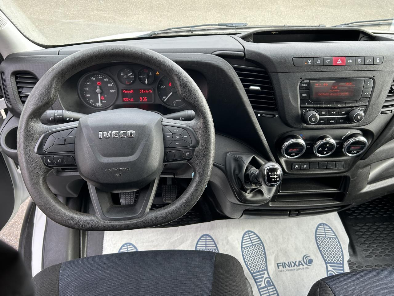 IVECO Daily 35 C 14 S&S (Quad-Leaf)  CHASSIS CABINE 2014 35C/35S Chassis cabine 35 C Epmt.3.75 PHASE 3 - Furgoneta basculante: foto 3 IVECO Daily 35 C 14 S&S (Quad-Leaf)  CHASSIS CABINE 2014 35C/35S Chassis cabine 35 C Epmt.3.75 PHASE 3 - Furgoneta basculante: foto 3