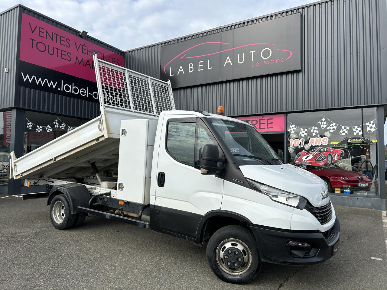 IVECO Daily 35 C 14 S&S (Quad-Leaf)  CHASSIS CABINE 2014 35C/35S Chassis cabine 35 C Epmt.3.75 PHASE 3 - Furgoneta basculante: foto 1 IVECO Daily 35 C 14 S&S (Quad-Leaf)  CHASSIS CABINE 2014 35C/35S Chassis cabine 35 C Epmt.3.75 PHASE 3 - Furgoneta basculante: foto 1