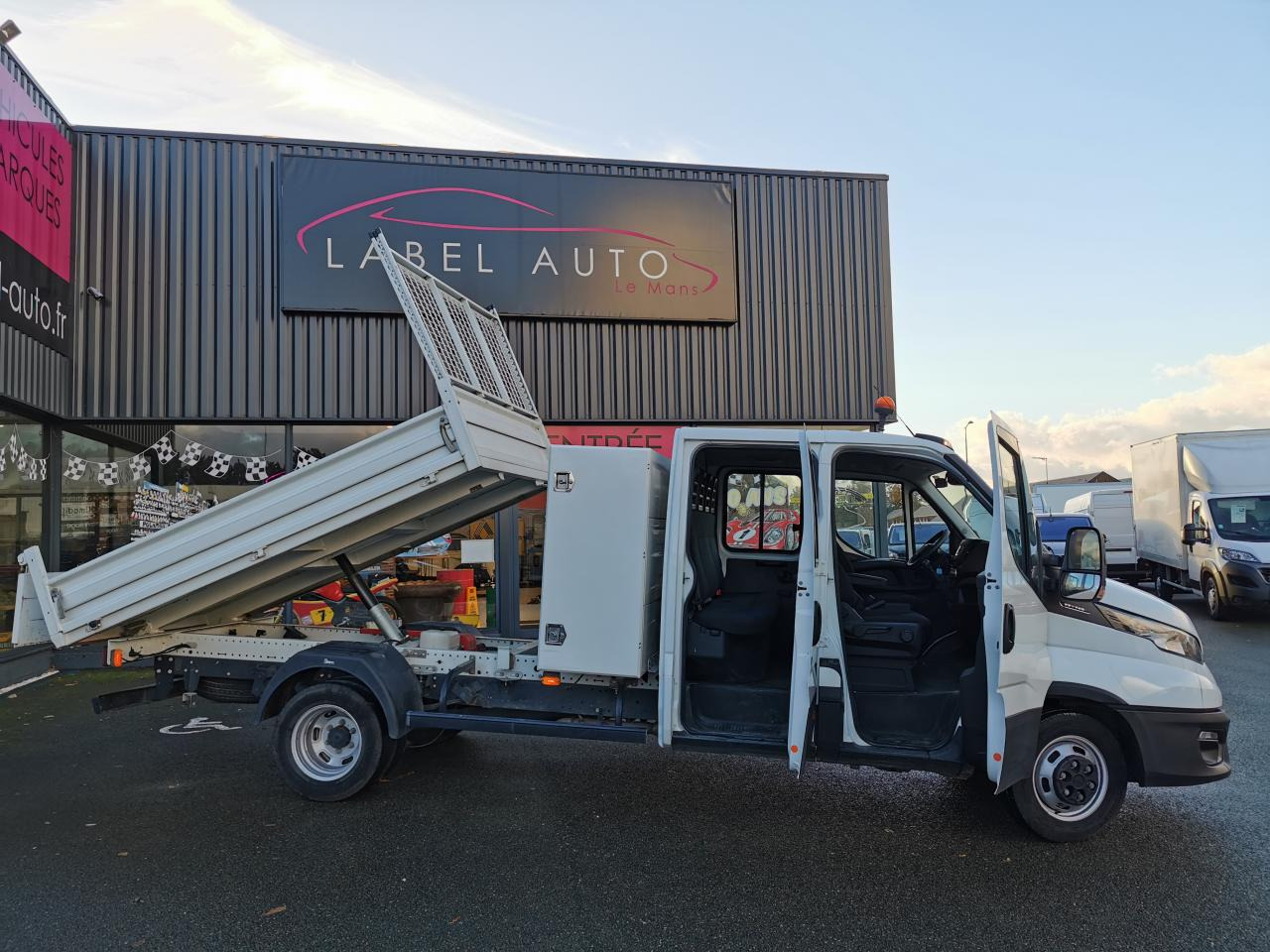 IVECO Daily 35 C 14H D/P S&S (Quad-Tor) CHASSIS DOUBLE CABINE 2014 35C/35S CHASSIS CABINE DOUBLE Chas - Furgoneta basculante, Furgoneta combi: foto 1 IVECO Daily 35 C 14H D/P S&S (Quad-Tor) CHASSIS DOUBLE CABINE 2014 35C/35S CHASSIS CABINE DOUBLE Chas - Furgoneta basculante, Furgoneta combi: foto 1