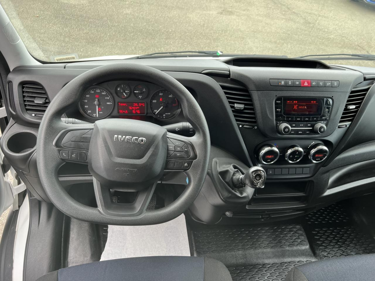 IVECO Daily 35 C 16 S&S (Quad-Leaf)  CHASSIS CABINE 2014 35C/35S Chassis cabine 35 C Epmt.4.1 PHASE 4 - Furgoneta caja cerrada: foto 4 IVECO Daily 35 C 16 S&S (Quad-Leaf)  CHASSIS CABINE 2014 35C/35S Chassis cabine 35 C Epmt.4.1 PHASE 4 - Furgoneta caja cerrada: foto 4