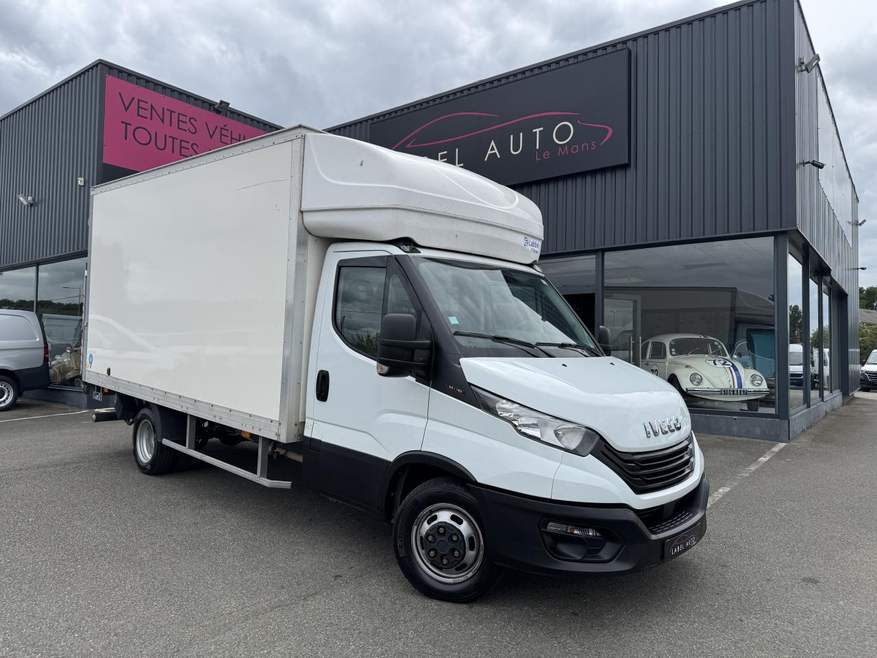 IVECO Daily 35C16 CAISSE HAYON 20M3 RJ 3.0L 160CH - Furgoneta caja cerrada: foto 3 IVECO Daily 35C16 CAISSE HAYON 20M3 RJ 3.0L 160CH - Furgoneta caja cerrada: foto 3