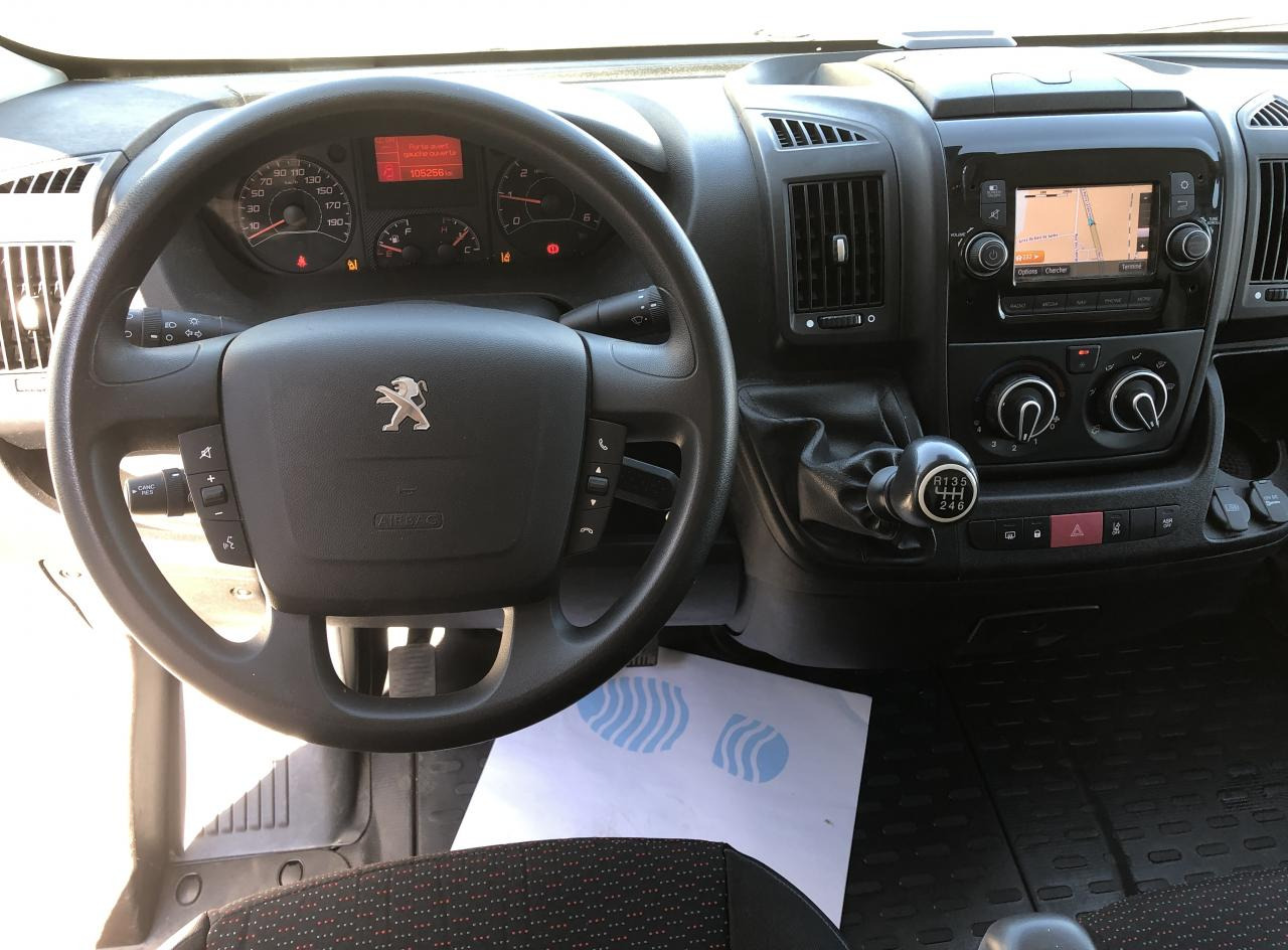 PEUGEOT Boxer 3.3t L2H2 2.2 HDi 140 CH ASPHALT FOURGON TOLE - Furgón: foto 3 PEUGEOT Boxer 3.3t L2H2 2.2 HDi 140 CH ASPHALT FOURGON TOLE - Furgón: foto 3