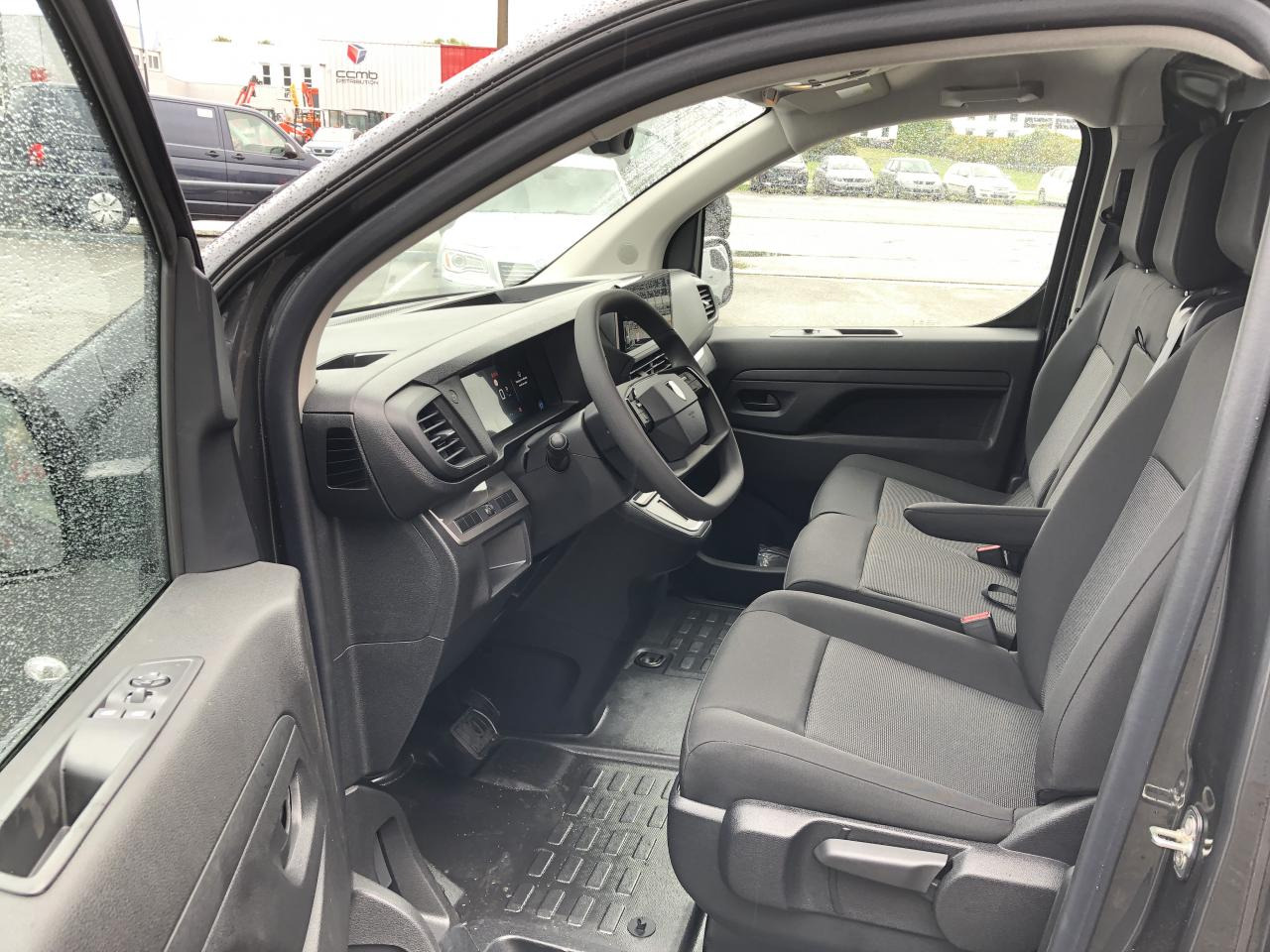 PEUGEOT Expert M 2.0 BLUE HDI 180CH EAT-8 - Furgón: foto 4 PEUGEOT Expert M 2.0 BLUE HDI 180CH EAT-8 - Furgón: foto 4