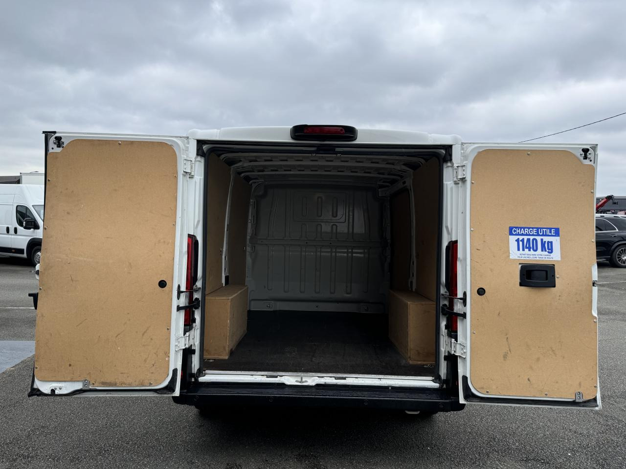 PEUGEOT boxer 333 L1H1 2.2 BLUEHDI S&S 140CH ASPHALT - Furgón: foto 2 PEUGEOT boxer 333 L1H1 2.2 BLUEHDI S&S 140CH ASPHALT - Furgón: foto 2
