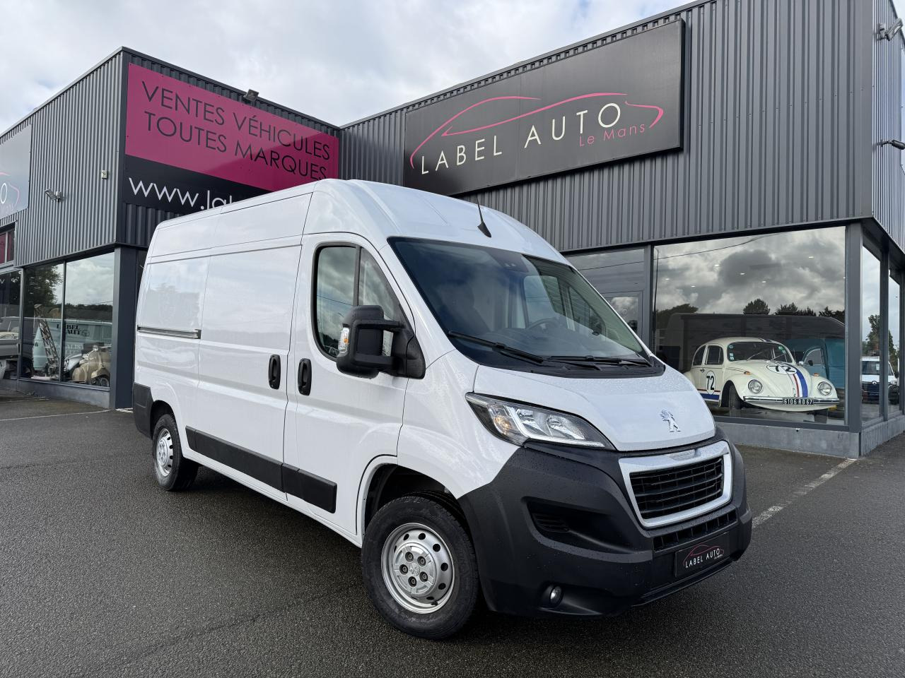 PEUGEOT boxer 333 L2H2 2.2 BLUEHDI S&S 140CH ASPHALT - Furgón: foto 1 PEUGEOT boxer 333 L2H2 2.2 BLUEHDI S&S 140CH ASPHALT - Furgón: foto 1