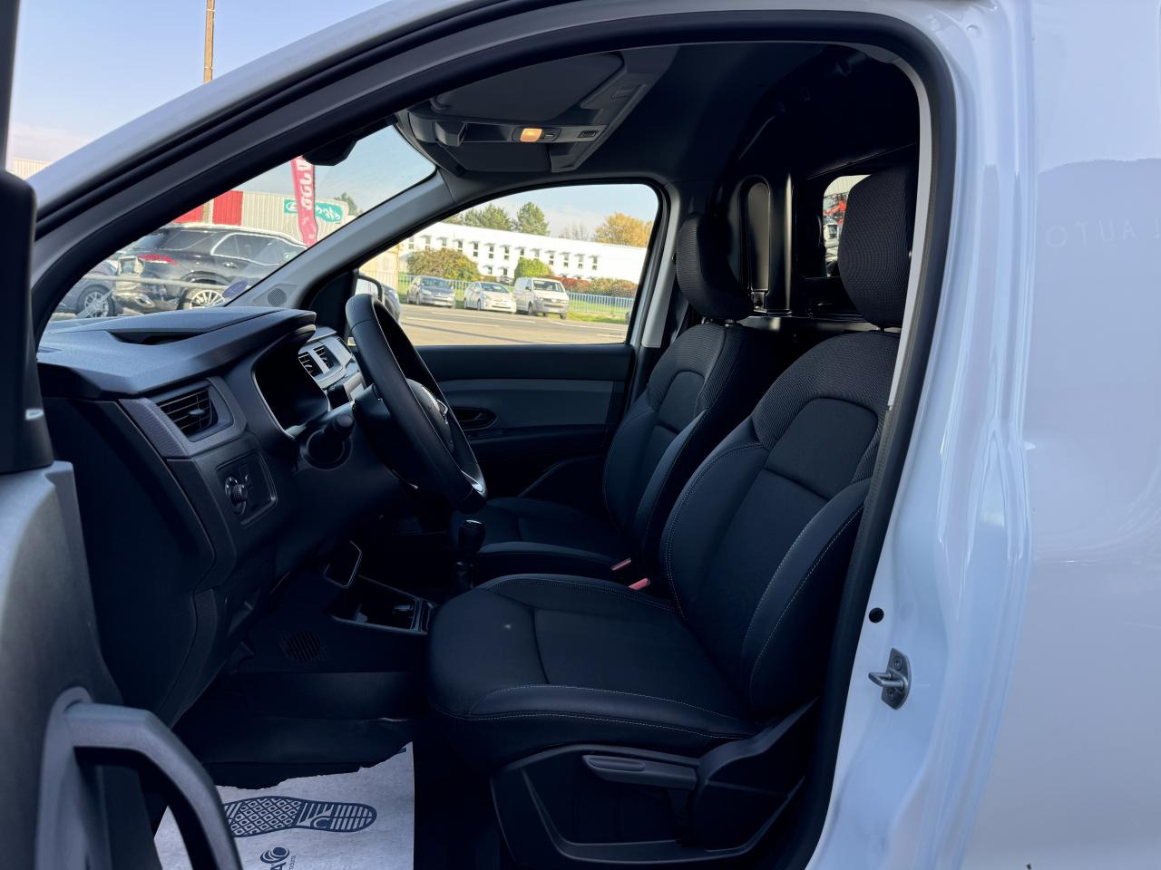 RENAULT EXPRESS 1.5 DCI 95CH CONFORT - Furgón: foto 4 RENAULT EXPRESS 1.5 DCI 95CH CONFORT - Furgón: foto 4