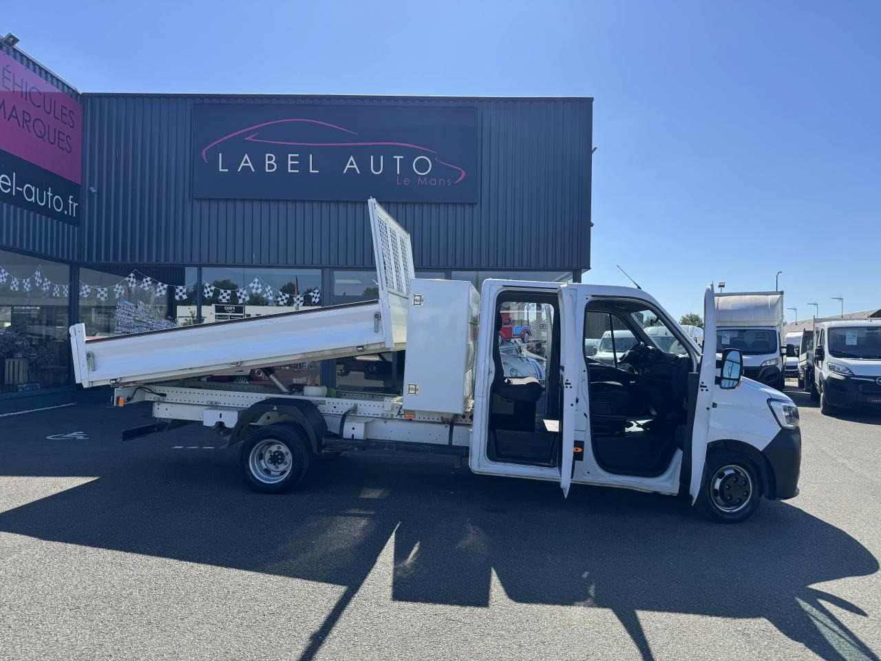 RENAULT MASTER 3T5 BENNE + COFFRE RJ DOUBLE CABINE 6 PL 2.3 DCI 130 CH CONFORT - Furgoneta basculante: foto 1 RENAULT MASTER 3T5 BENNE + COFFRE RJ DOUBLE CABINE 6 PL 2.3 DCI 130 CH CONFORT - Furgoneta basculante: foto 1