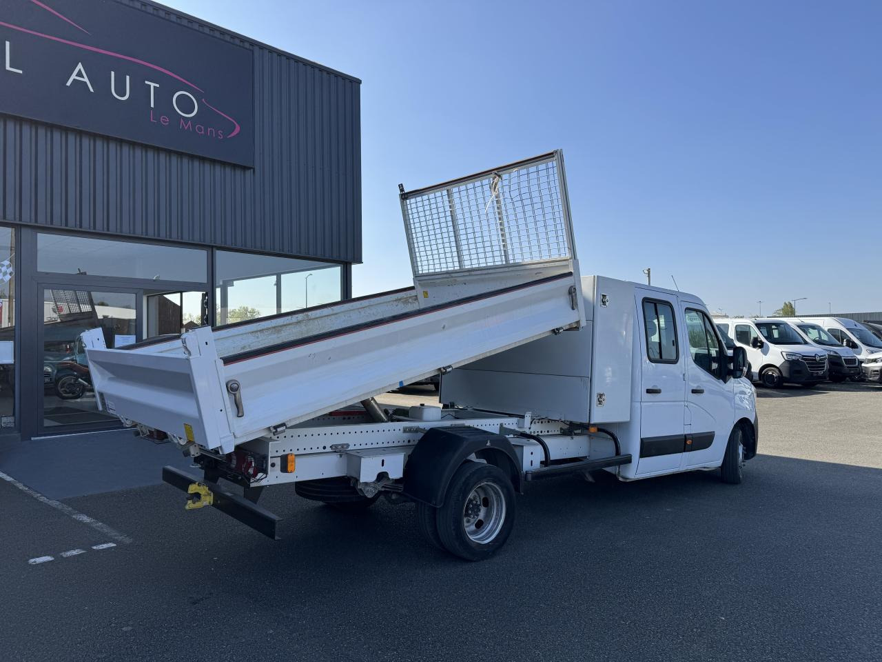 RENAULT MASTER 3T5 BENNE + COFFRE RJ DOUBLE CABINE 6 PL 2.3 DCI 130 CH CONFORT - Furgoneta basculante: foto 5 RENAULT MASTER 3T5 BENNE + COFFRE RJ DOUBLE CABINE 6 PL 2.3 DCI 130 CH CONFORT - Furgoneta basculante: foto 5