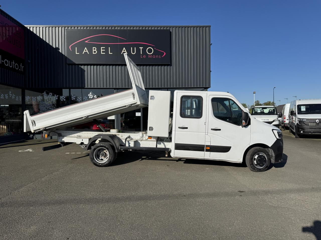 RENAULT MASTER 3T5 BENNE + COFFRE RJ DOUBLE CABINE 6 PL 2.3 DCI 130 CH CONFORT - Furgoneta basculante: foto 1 RENAULT MASTER 3T5 BENNE + COFFRE RJ DOUBLE CABINE 6 PL 2.3 DCI 130 CH CONFORT - Furgoneta basculante: foto 1