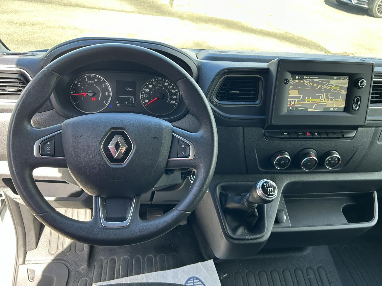 RENAULT Master Confort F3500 L3H2 2.3 dCi - 135 III CABINE APPROFONDIE Cabine approfondie L3H2 Traction PHA - Furgón: foto 5 RENAULT Master Confort F3500 L3H2 2.3 dCi - 135 III CABINE APPROFONDIE Cabine approfondie L3H2 Traction PHA - Furgón: foto 5
