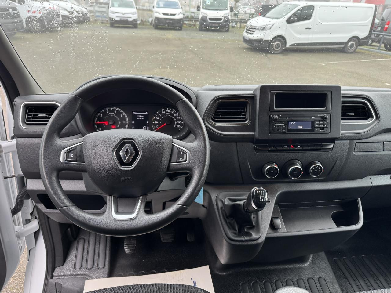 RENAULT Master Confort R3500 L2 2.3 dCi - 130 III CHASSIS CABINE Châssis Cabine L2 Propulsion PHASE 3 - Furgoneta caja cerrada: foto 5 RENAULT Master Confort R3500 L2 2.3 dCi - 130 III CHASSIS CABINE Châssis Cabine L2 Propulsion PHASE 3 - Furgoneta caja cerrada: foto 5