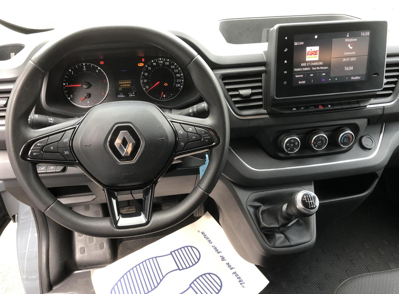 RENAULT trafic L1H1 2T8 2.0 BLUE DCI 130CH GRAND CONFORT KIT BOIS - Furgón: foto 3 RENAULT trafic L1H1 2T8 2.0 BLUE DCI 130CH GRAND CONFORT KIT BOIS - Furgón: foto 3