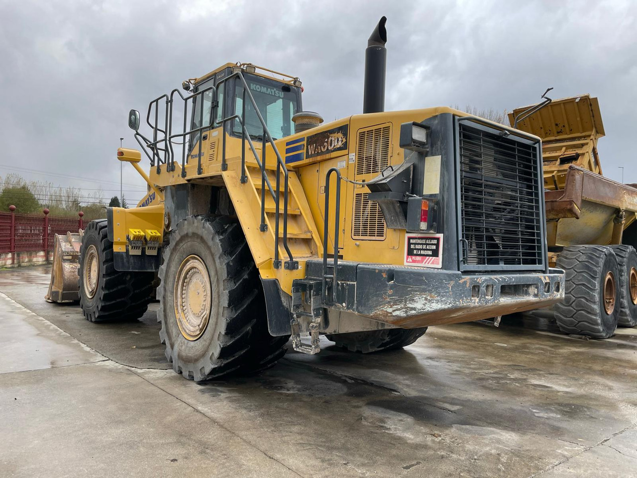 KOMATSU WA600-6 - Cargadora de ruedas: foto 1 KOMATSU WA600-6 - Cargadora de ruedas: foto 1