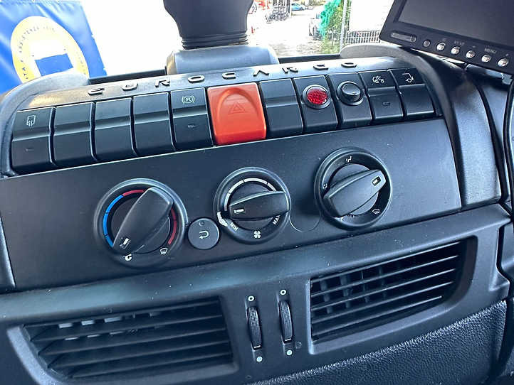 Camión chasis IVECO EUROCARGO 120E25: foto 11