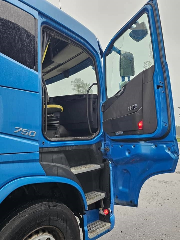 Camión volquete Volvo FH 16 750: foto 22