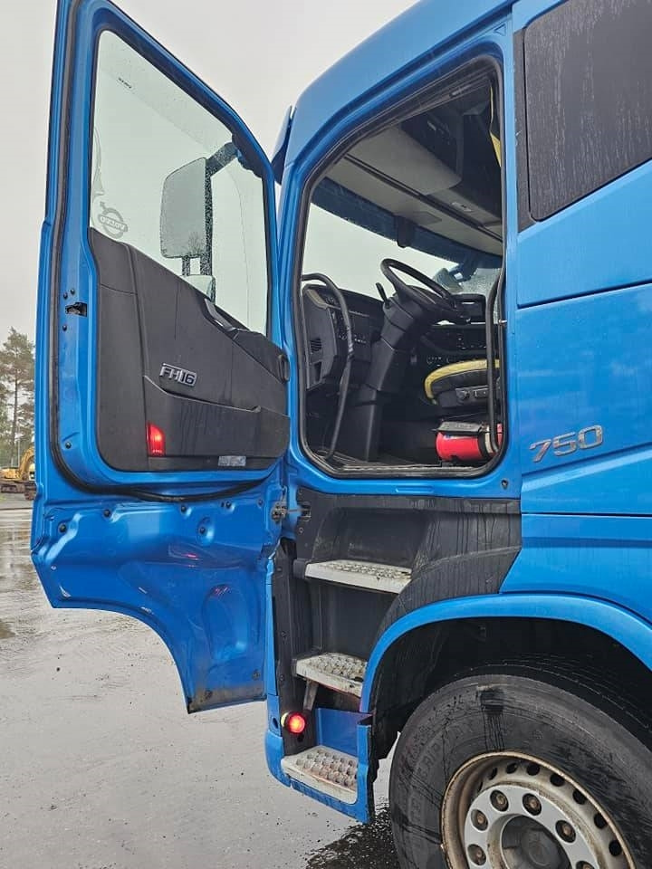 Camión volquete Volvo FH 16 750: foto 21
