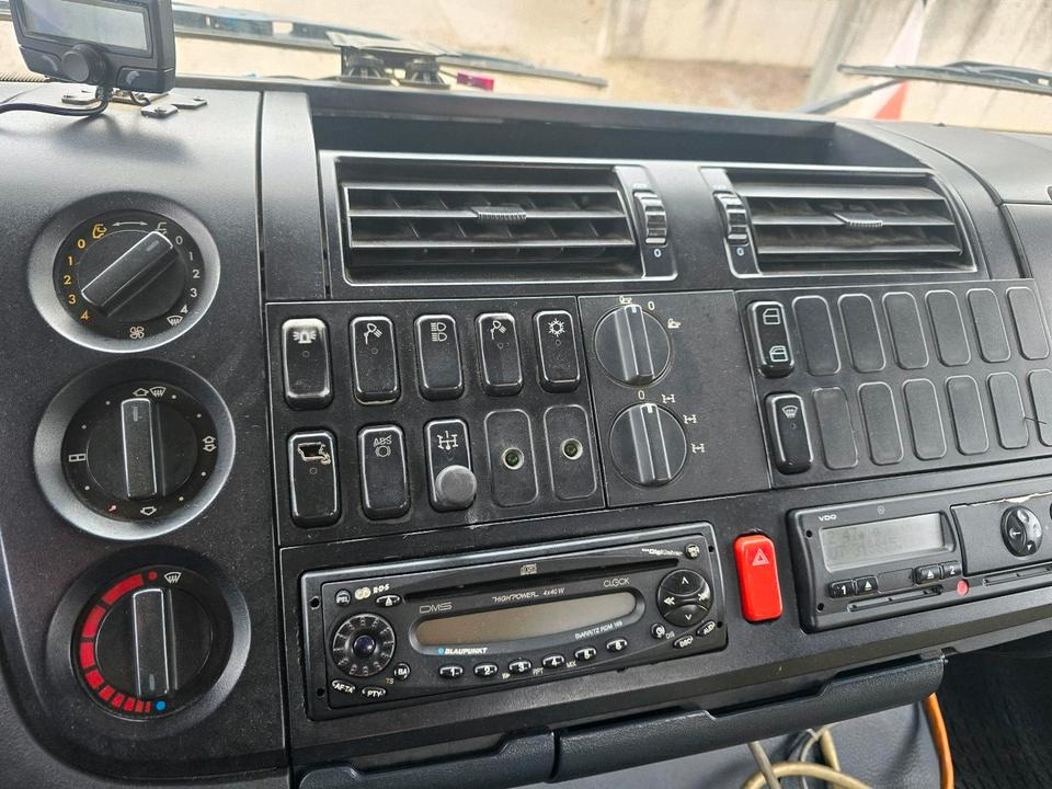 Máquina quitanieve Mercedes-Benz Atego 1828 AK Absetzkipper Meiller Schmidt Schneepflug Küpper-Weisser Salzstreuer Allrad: foto 9
