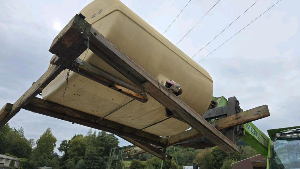 Schmidt Mulag 2m3 Wassertank Wasserfass Speidel für Unimog UGE UGN 405 U300 400 500 427 430 LKW Boschung wassertank Laugentank Bewässerung 5000liter - Contenedor cisterna: foto 4 Schmidt Mulag 2m3 Wassertank Wasserfass Speidel für Unimog UGE UGN 405 U300 400 500 427 430 LKW Boschung wassertank Laugentank Bewässerung 5000liter - Contenedor cisterna: foto 4