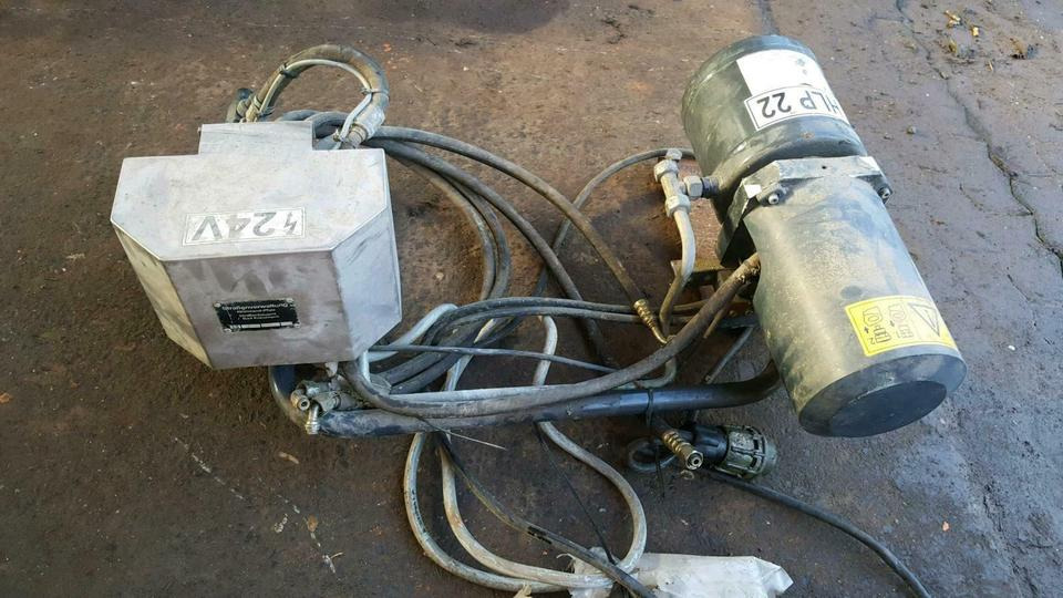 Schneepflug Schmidt Hydraulikanlage Schneeschild Elektrohydraulik - Hidráulica para Vehículo municipal: foto 1 Schneepflug Schmidt Hydraulikanlage Schneeschild Elektrohydraulik - Hidráulica para Vehículo municipal: foto 1