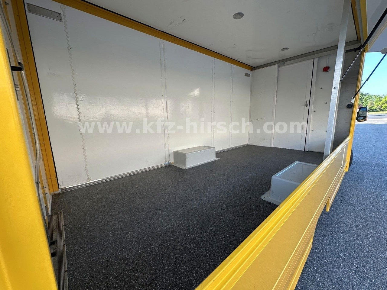 Iveco Daily Luftfederung Foodtruck Imbisswagen Verkauf - Camión tienda: foto 4 Iveco Daily Luftfederung Foodtruck Imbisswagen Verkauf - Camión tienda: foto 4