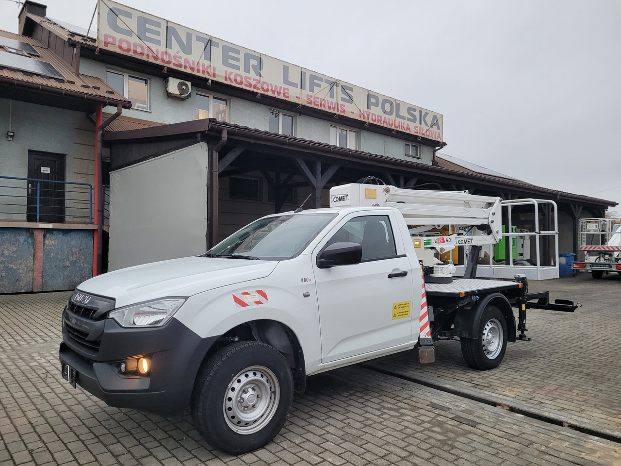 Isuzu D-Max 4x4 podnośnik koszowy 16 m Comet New Eurosky bucket truck boom lift - Camión con plataforma elevadora: foto 1 Isuzu D-Max 4x4 podnośnik koszowy 16 m Comet New Eurosky bucket truck boom lift - Camión con plataforma elevadora: foto 1