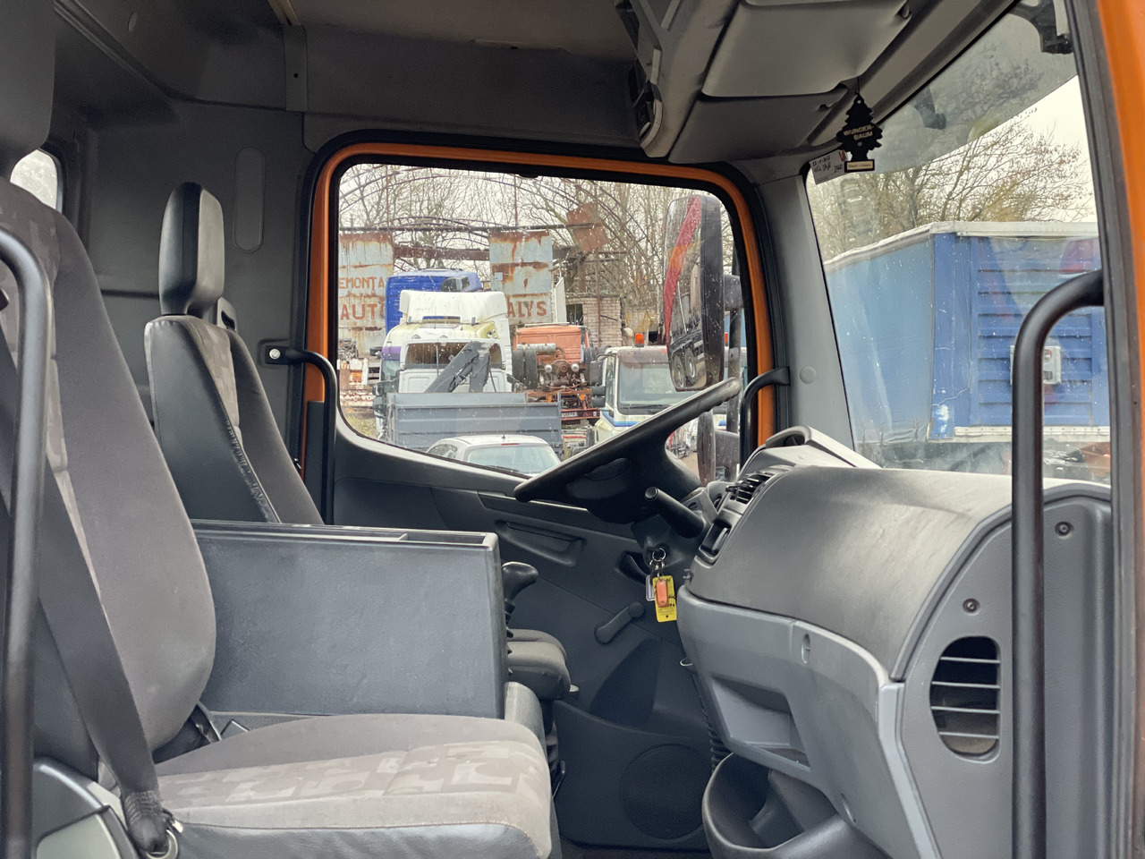 Camión volquete MERCEDES-BENZ ATEGO: foto 11
