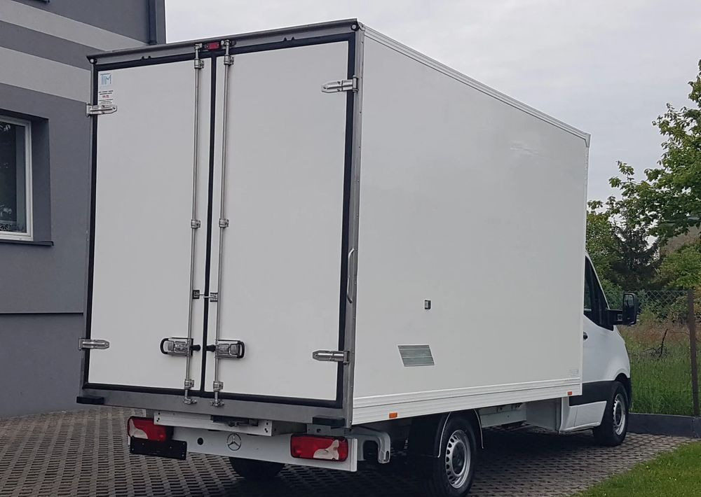 Mercedes-Benz Sprinter KONTENER 8EP 4,12x2,15x2,30 KLIMA 314 CDI MANUAL KRAJOWY AC - Furgoneta caja cerrada: foto 4 Mercedes-Benz Sprinter KONTENER 8EP 4,12x2,15x2,30 KLIMA 314 CDI MANUAL KRAJOWY AC - Furgoneta caja cerrada: foto 4