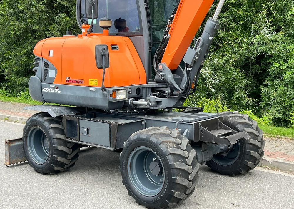 Doosan DOOSAN DX57W *ROTOTILT* 2200 Motogodzin * Jak Nowa * Sprowadzona * Stan Perfekcyjny - Excavadora de ruedas: foto 5 Doosan DOOSAN DX57W *ROTOTILT* 2200 Motogodzin * Jak Nowa * Sprowadzona * Stan Perfekcyjny - Excavadora de ruedas: foto 5