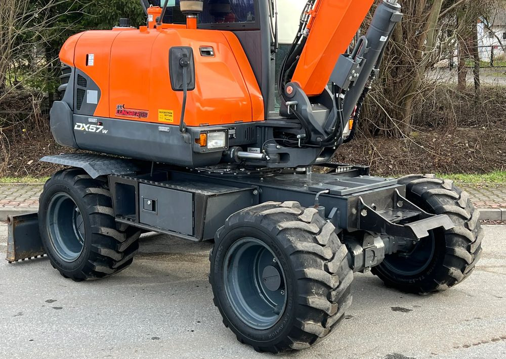 Doosan DOOSAN DX57W *ROTOTILT* 2200 Motogodzin * Jak Nowa * Sprowadzona * Stan Perfekcyjny - Excavadora de ruedas: foto 5 Doosan DOOSAN DX57W *ROTOTILT* 2200 Motogodzin * Jak Nowa * Sprowadzona * Stan Perfekcyjny - Excavadora de ruedas: foto 5