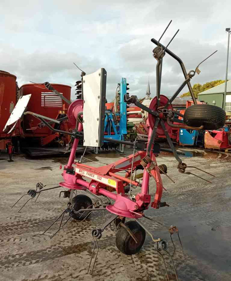 PZ Fanex 532 - Henificadora: foto 3 PZ Fanex 532 - Henificadora: foto 3