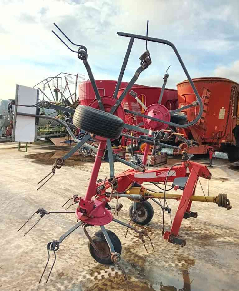 PZ Fanex 532 - Henificadora: foto 4 PZ Fanex 532 - Henificadora: foto 4