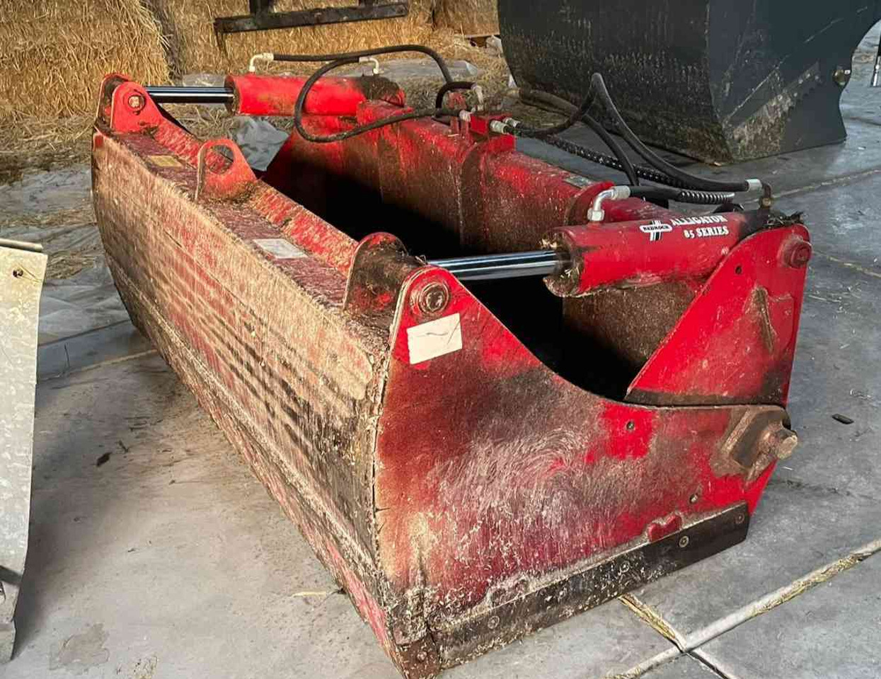 Redrock Kuilhapper 1.60 breed, dichte bodem, Volvo L30 aansluiting voermachines - Equipo para silos: foto 1 Redrock Kuilhapper 1.60 breed, dichte bodem, Volvo L30 aansluiting voermachines - Equipo para silos: foto 1