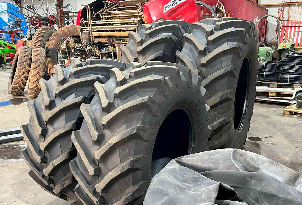 Trelleborg TM800 710/70-R38 & 600/65-R28 - Neumáticos y llantas para Maquinaria agrícola: foto 3 Trelleborg TM800 710/70-R38 & 600/65-R28 - Neumáticos y llantas para Maquinaria agrícola: foto 3