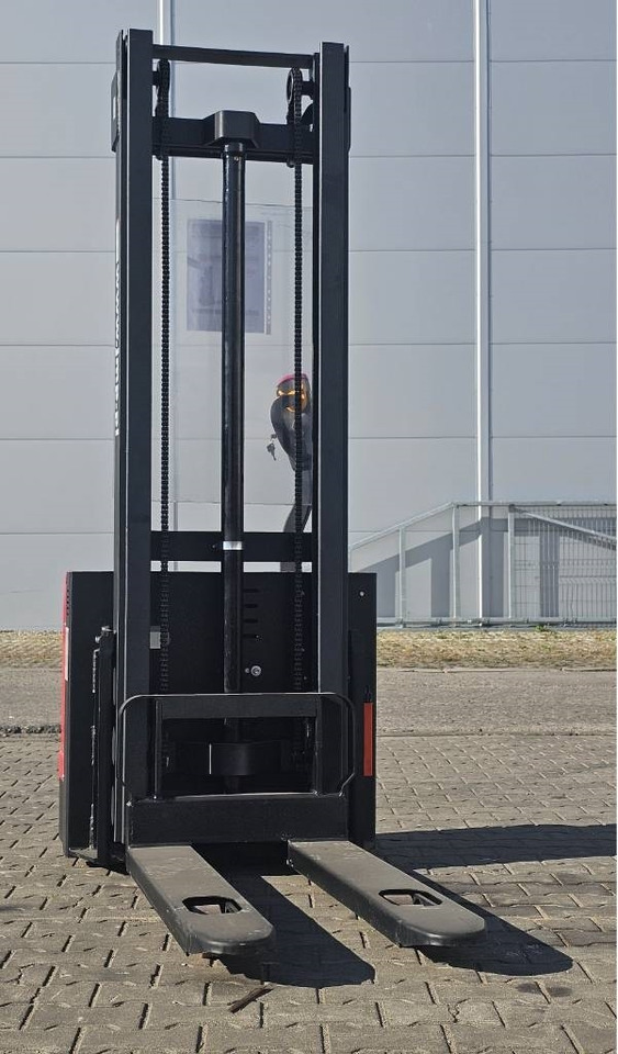 REDDOT ES12-ES 3300mm UNUSED - Apilador: foto 3 REDDOT ES12-ES 3300mm UNUSED - Apilador: foto 3