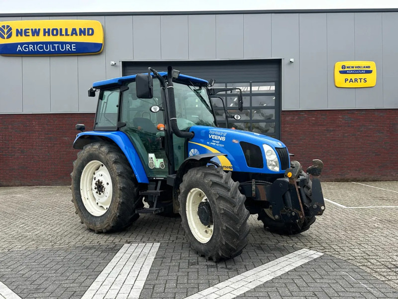 New Holland T5050 Hi-Lo Powershuttle - Tractor: foto 1 New Holland T5050 Hi-Lo Powershuttle - Tractor: foto 1