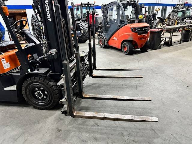 Kaup 2T 429 Multi vorkversteller met sideshift - Implemento para Equipo de manutención: foto 3 Kaup 2T 429 Multi vorkversteller met sideshift - Implemento para Equipo de manutención: foto 3