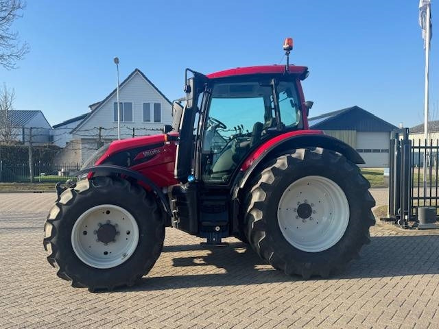 Tractor Valtra N134 Hitech: foto 14