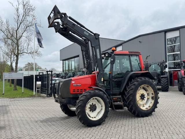 Valtra Valmet 6650 Hitech, voorlader, vloeistofkoppeling - Tractor: foto 1 Valtra Valmet 6650 Hitech, voorlader, vloeistofkoppeling - Tractor: foto 1