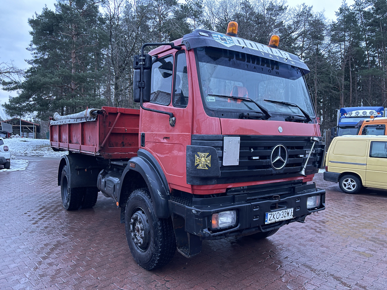 MERCEDES-BENZ 1824 - Camión volquete: foto 1 MERCEDES-BENZ 1824 - Camión volquete: foto 1