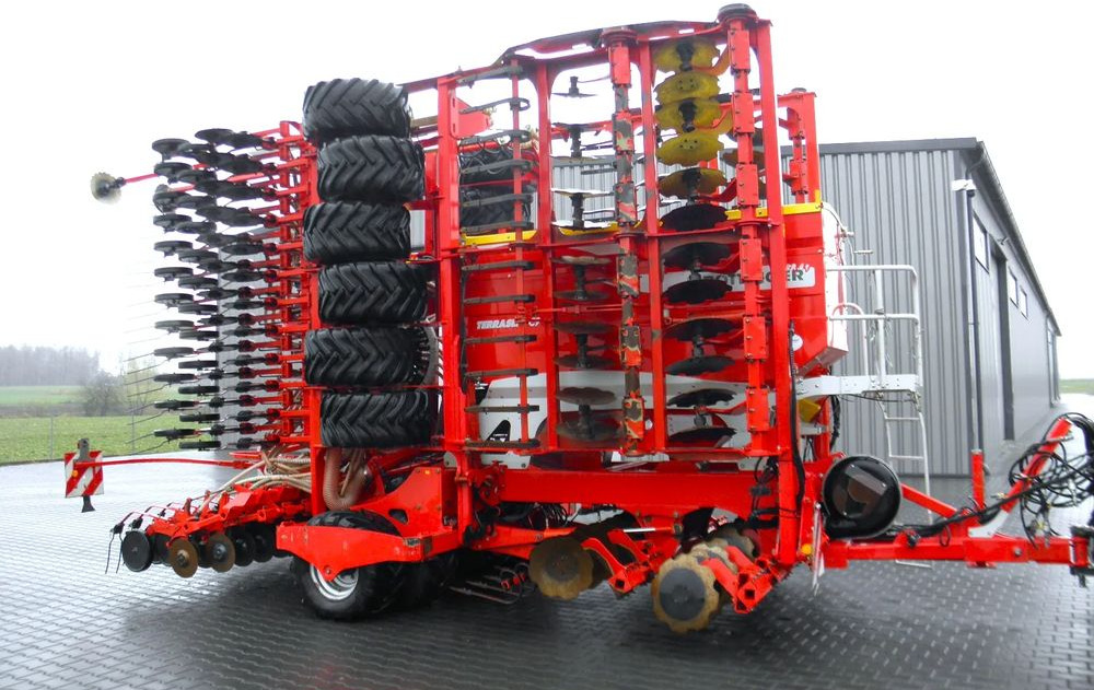 Pottinger Terrasem C9 Artis 2014 Rok, Nowe Elementy Robocze, Nie Malowany, Stan Idealny - Sembradora: foto 3 Pottinger Terrasem C9 Artis 2014 Rok, Nowe Elementy Robocze, Nie Malowany, Stan Idealny - Sembradora: foto 3