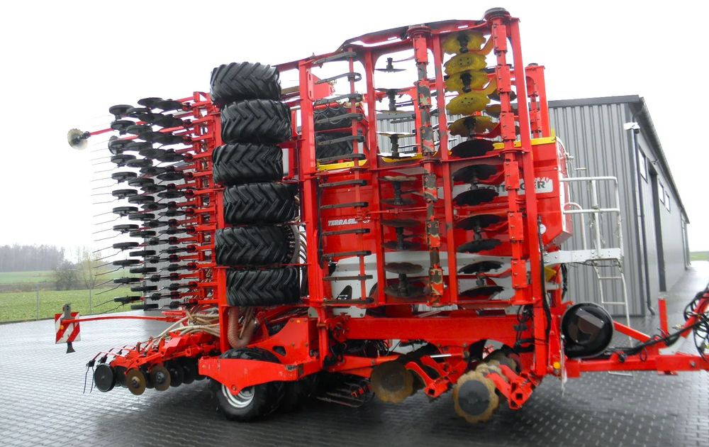 Pottinger Terrasem C9 Artis 2014 Rok, Nowe Elementy Robocze, Nie Malowany, Stan Idealny - Sembradora: foto 5 Pottinger Terrasem C9 Artis 2014 Rok, Nowe Elementy Robocze, Nie Malowany, Stan Idealny - Sembradora: foto 5