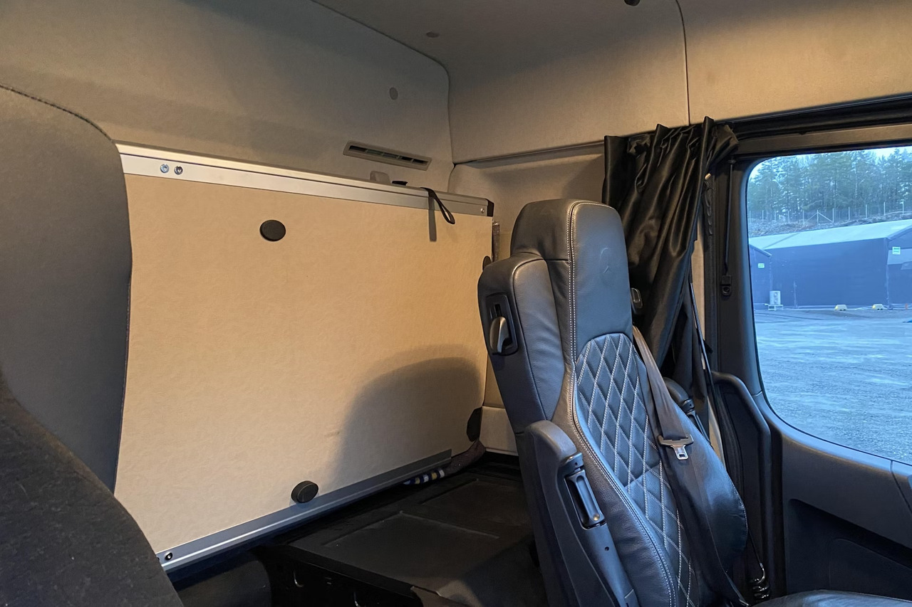 Camión frigorífico para transporte de alimentos MERCEDES-BENZ Atego 2853: foto 25