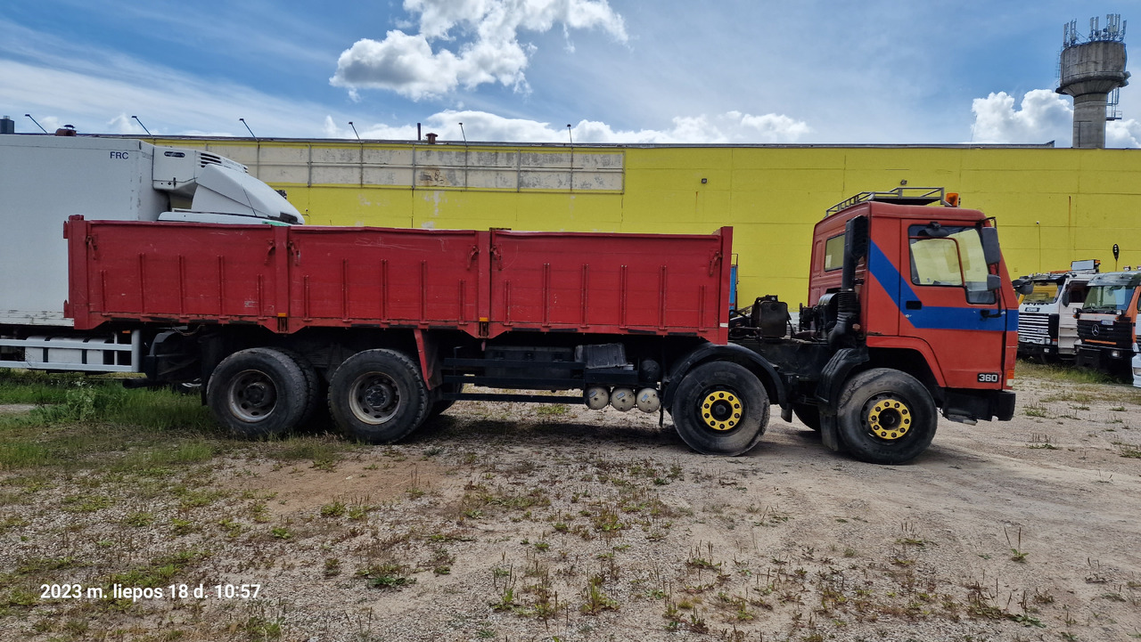 VOLVO FL 10 8x4 - Camión volquete: foto 4 VOLVO FL 10 8x4 - Camión volquete: foto 4