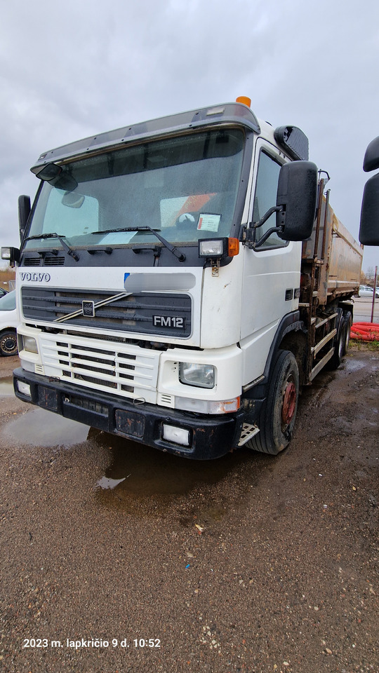 VOLVO FM 12 6x6 - Camión volquete: foto 4 VOLVO FM 12 6x6 - Camión volquete: foto 4