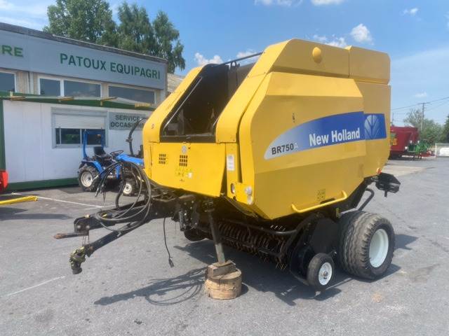 NEW-HOLLAND BR 750 - Rotoempacadora: foto 1 NEW-HOLLAND BR 750 - Rotoempacadora: foto 1