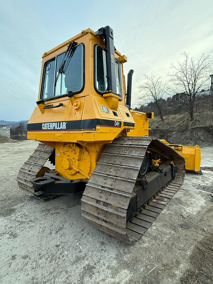 CATERPILLAR D4H BULLDOZER - Bulldozer: foto 3 CATERPILLAR D4H BULLDOZER - Bulldozer: foto 3